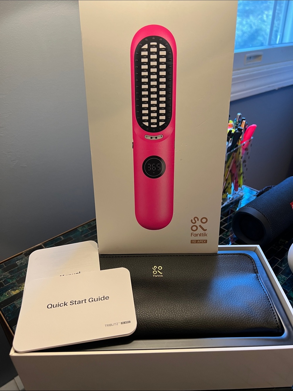 Fanttik Pink Hair Straightening Brush - Hot Pink